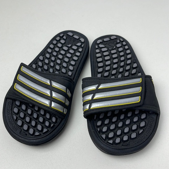 ADIDAS kids slides size 12K - Picture 3 of 15